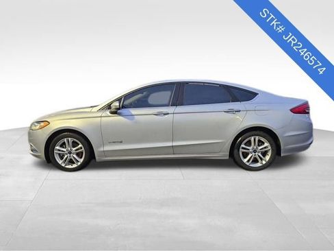 Used 2018 Ford Fusion SE image 4