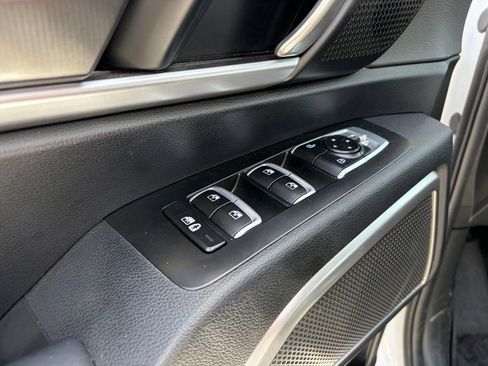 Used 2024 Kia Telluride S FWD image 6