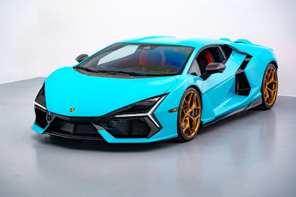 Used 2024 Lamborghini Revuelto AWD/4WD image 1