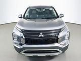 Used 2024 Mitsubishi Outlander SE image 2