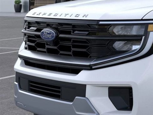 New 2026 Ford Expedition Max Platinum image 17