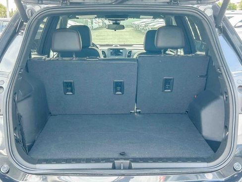 Used 2022 Chevrolet Equinox RS w/ LPO, Cargo Package FWD image 27