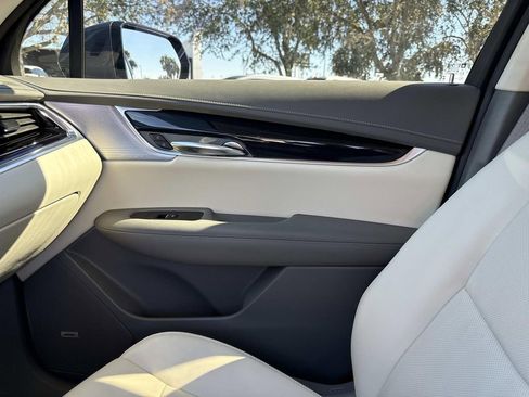 Certified 2024 Cadillac XT6 Premium Luxury w/ Technology Package image 23