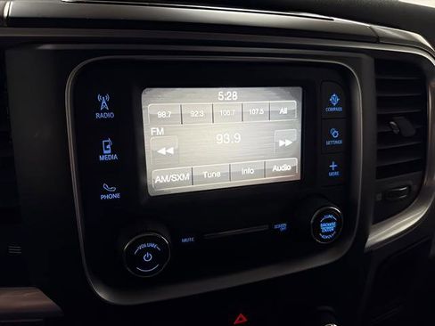 Used 2021 RAM 1500 Classic SLT image 19