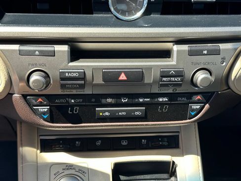 Used 2017 Lexus ES 350 w/ Luxury Package FWD image 30