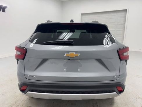 New 2026 Chevrolet Trax LT w/ Driver Confidence Package FWD image 6