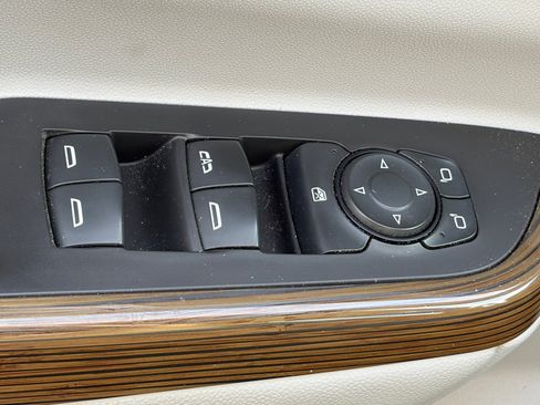 Used 2019 GMC Acadia SLE w/ Driver Alert Package I image 9