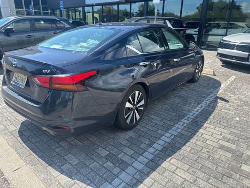 Used 2019 Nissan Altima 2.5 SV FWD image 4