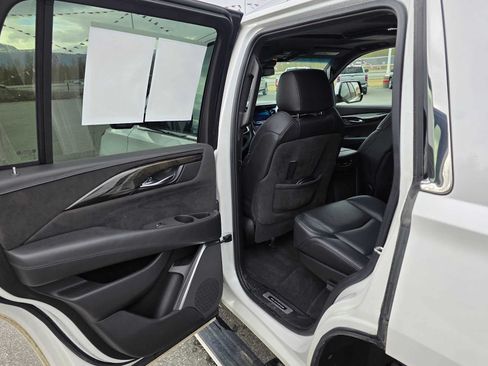 Used 2020 Cadillac Escalade Platinum AWD/4WD image 15