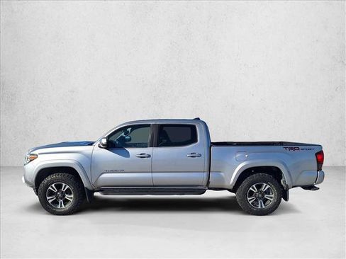 Used 2019 Toyota Tacoma TRD Sport image 8