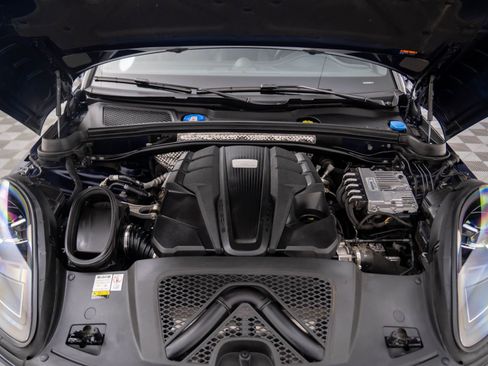 Certified 2022 Porsche Macan S image 29