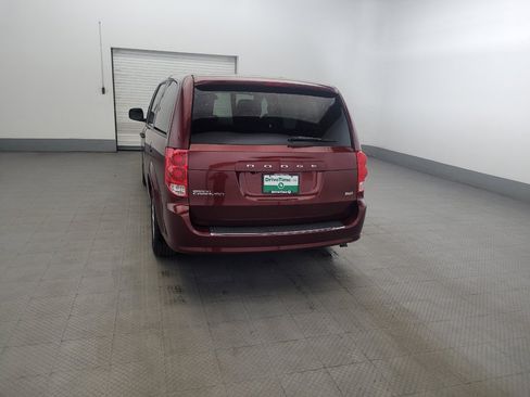 Used 2019 Dodge Grand Caravan SE FWD image 6