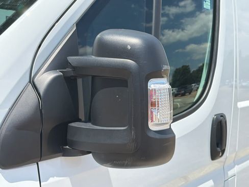 Used 2025 RAM ProMaster 2500 w/ Convenience Group FWD image 11