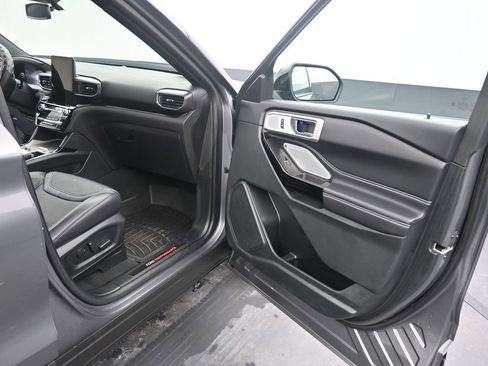 Used 2024 Ford Explorer ST w/ Equipment Group 401A image 18