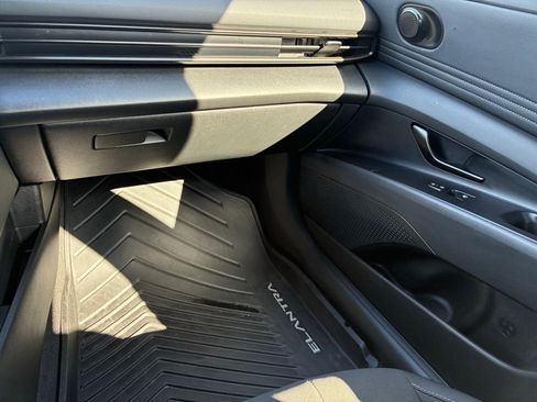 Used 2025 Hyundai Elantra Sport image 27