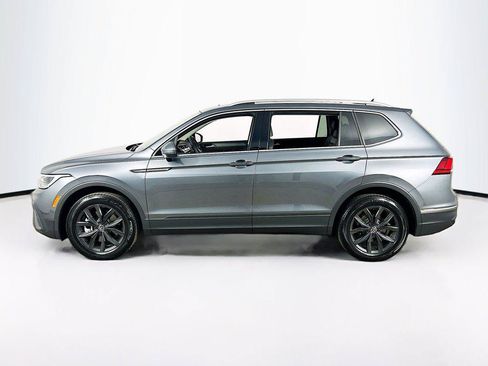 Certified 2024 Volkswagen Tiguan SE w/ Panoramic Sunroof Package AWD/4WD image 8
