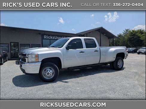 Used 2013 Chevrolet Silverado 3500 W/T AWD/4WD image 1
