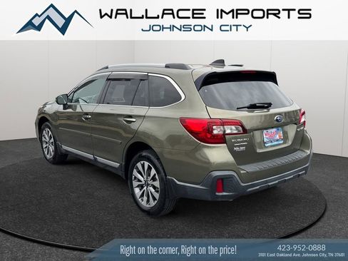 Used 2018 Subaru Outback 2.5i Touring image 3