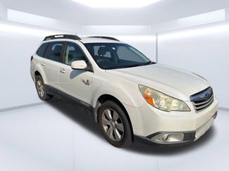 Used 2011 Subaru Outback 2.5i Limited image 1