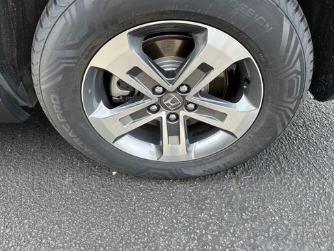 Used 2025 Honda Pilot EX-L image 26