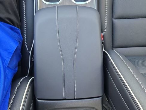 Used 2025 GMC Acadia Denali w/ Super Cruise Package image 27