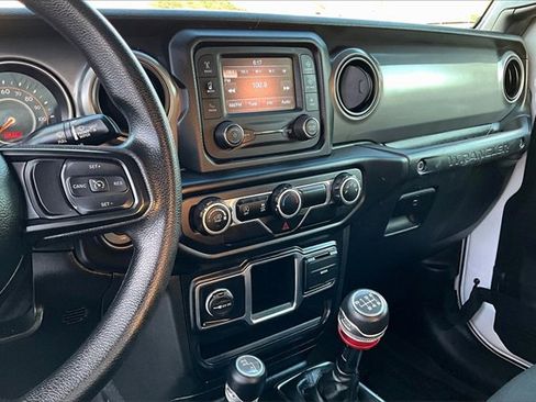 Used 2021 Jeep Wrangler Sport image 9