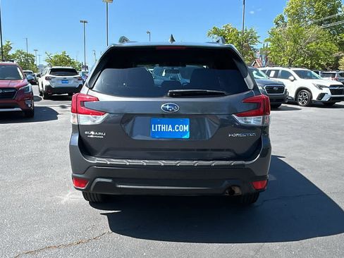 Used 2021 Subaru Forester Premium AWD/4WD image 6