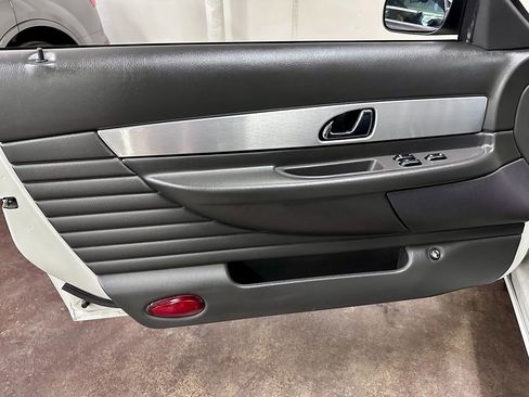 Used 2002 Ford Thunderbird Deluxe image 12