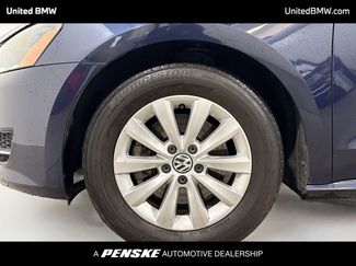 Used 2015 Volkswagen Passat 1.8T Wolfsburg Edition video 2