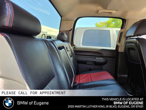Used 2011 GMC Sierra 2500 SLE w/ SLE Preferred Package AWD/4WD image 11