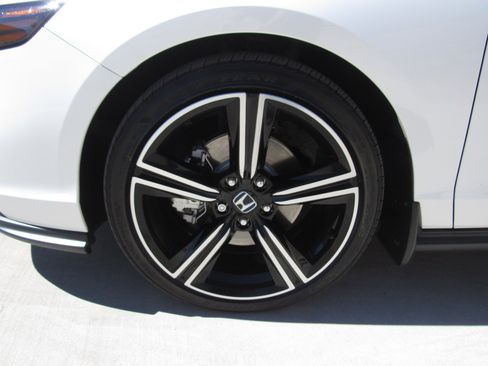 Used 2025 Honda Accord Sport image 4