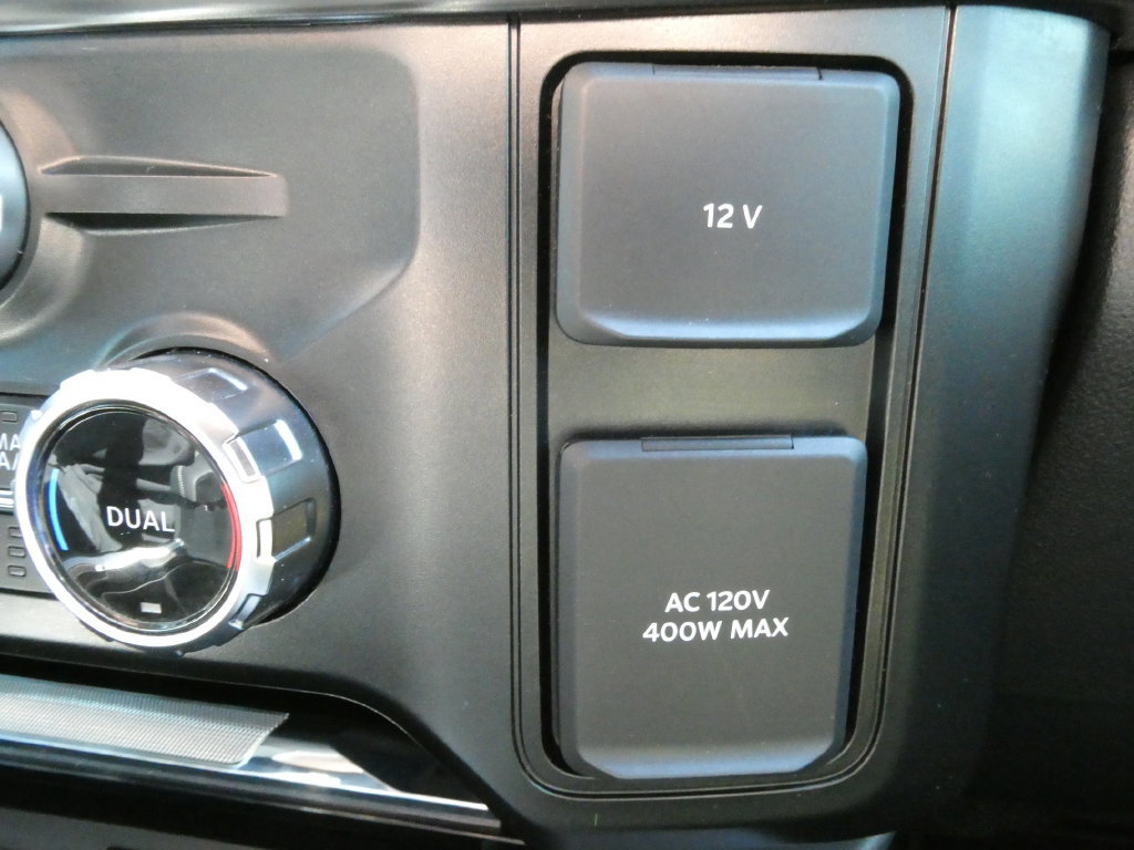 Used 2025 Ford F250 Lariat w/ Tremor Off-Road Package AWD/4WD image 30