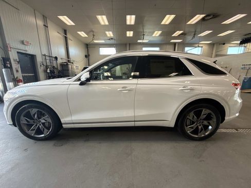 New 2024 Genesis Electrified GV70 Advanced image 28