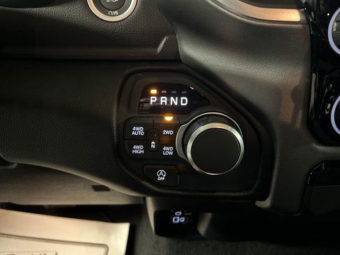 New 2026 RAM 1500 4x4 Crew Cab image 18