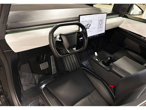 Used 2024 Tesla Cybertruck AWD Crew Cab image 19