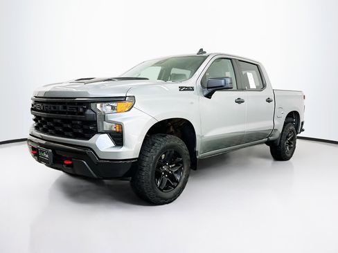 Used 2024 Chevrolet Silverado 1500 Custom Trail Boss w/ LPO, Dark Essentials Package image 4