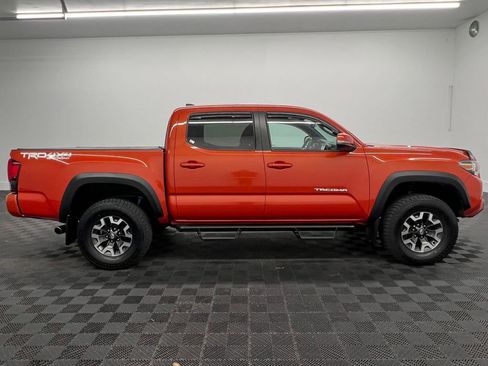 Used 2018 Toyota Tacoma TRD Off-Road image 7