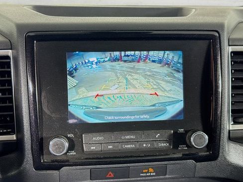 Used 2022 Nissan Frontier SV image 11