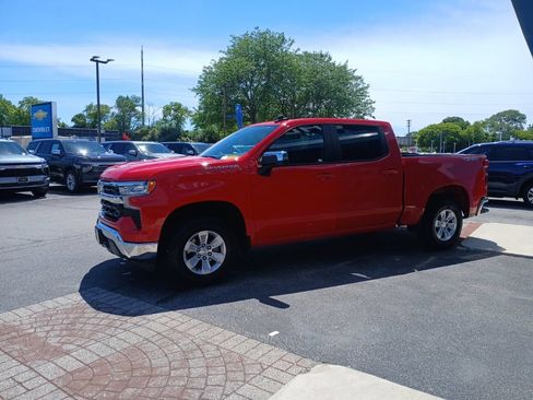 Used 2025 Chevrolet Silverado 1500 LT AWD/4WD image 5
