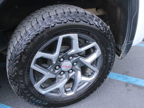 Used 2023 GMC Sierra 1500 SLT w/ SLT Premium Package image 17