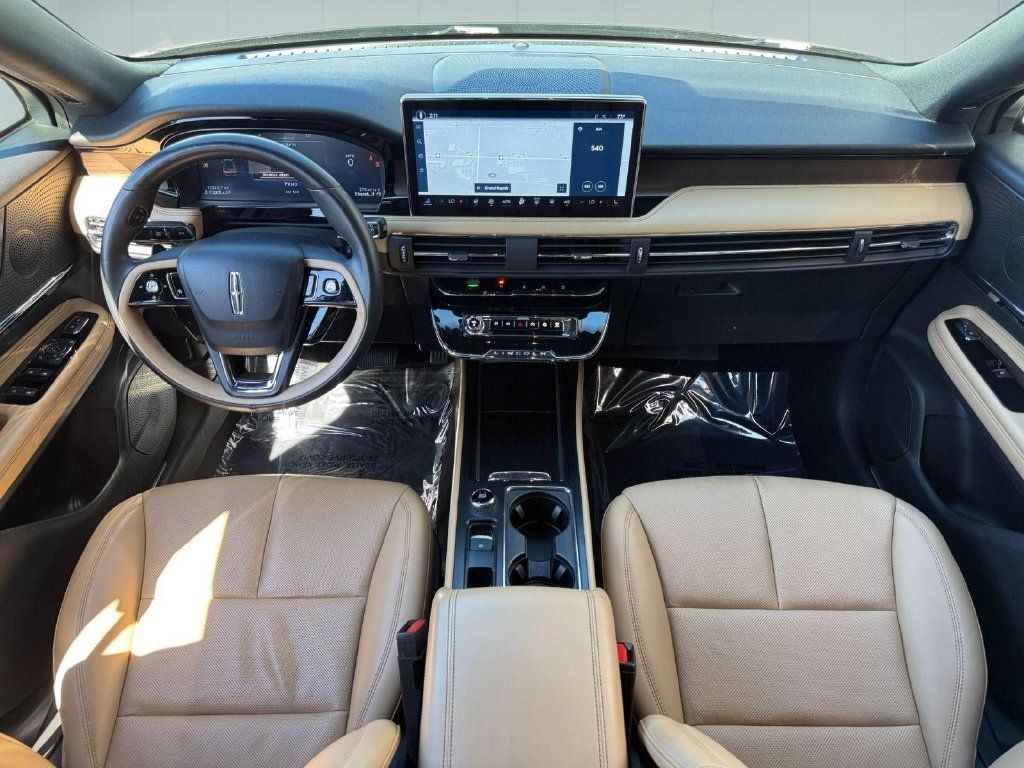 Used 2023 Lincoln Corsair Reserve w/ Equipment Group 201A AWD/4WD image 29