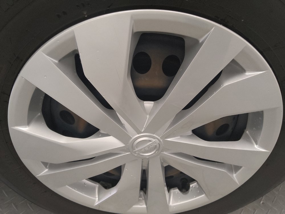 Used 2023 Nissan Versa S w/ Trunk Package FWD image 31