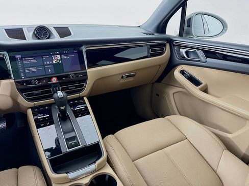 New 2026 Porsche Macan image 27