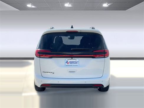 New 2026 Chrysler Pacifica Select w/ S Appearance Package image 10