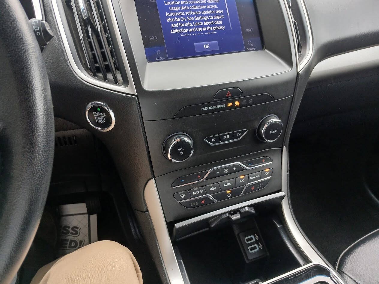 Used 2020 Ford Edge SEL AWD/4WD image 13