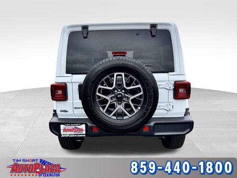 Used 2026 Jeep Wrangler Unlimited Sahara AWD/4WD image 11