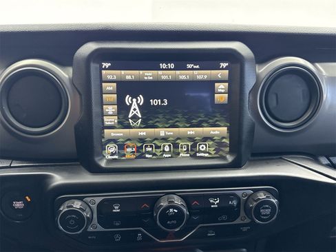 Used 2021 Jeep Gladiator Willys image 22