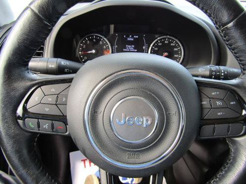 Used 2017 Jeep Renegade Altitude AWD/4WD image 18