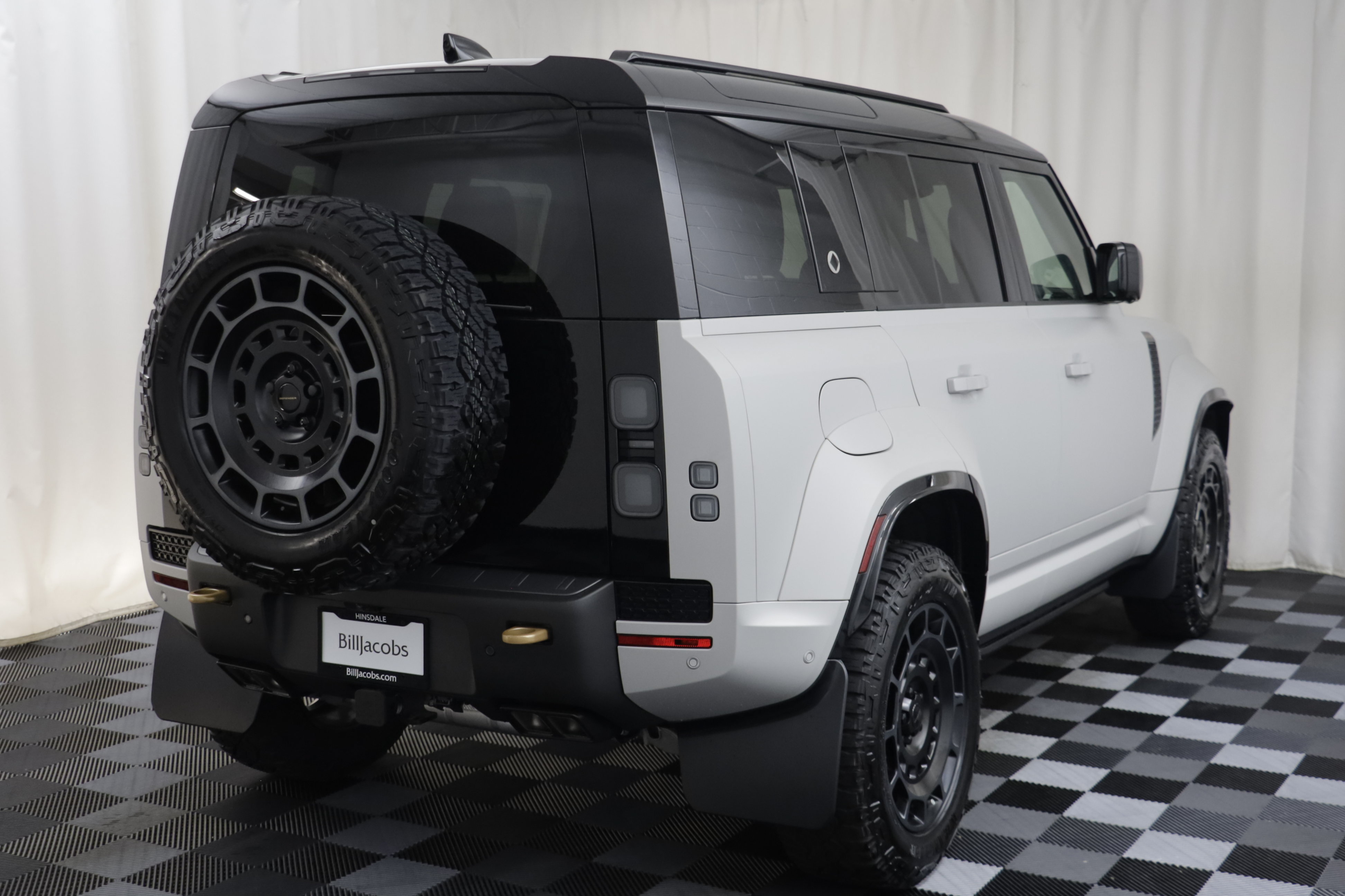 New 2026 Land Rover Defender 110 OCTA AWD/4WD image 19