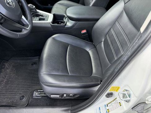 Certified 2022 Toyota RAV4 XLE Premium image 12